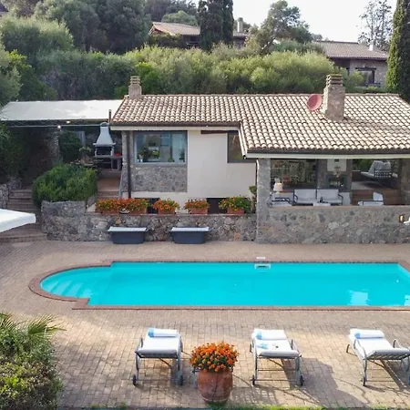 Villa Fiorillo 6, Emma Orbetello